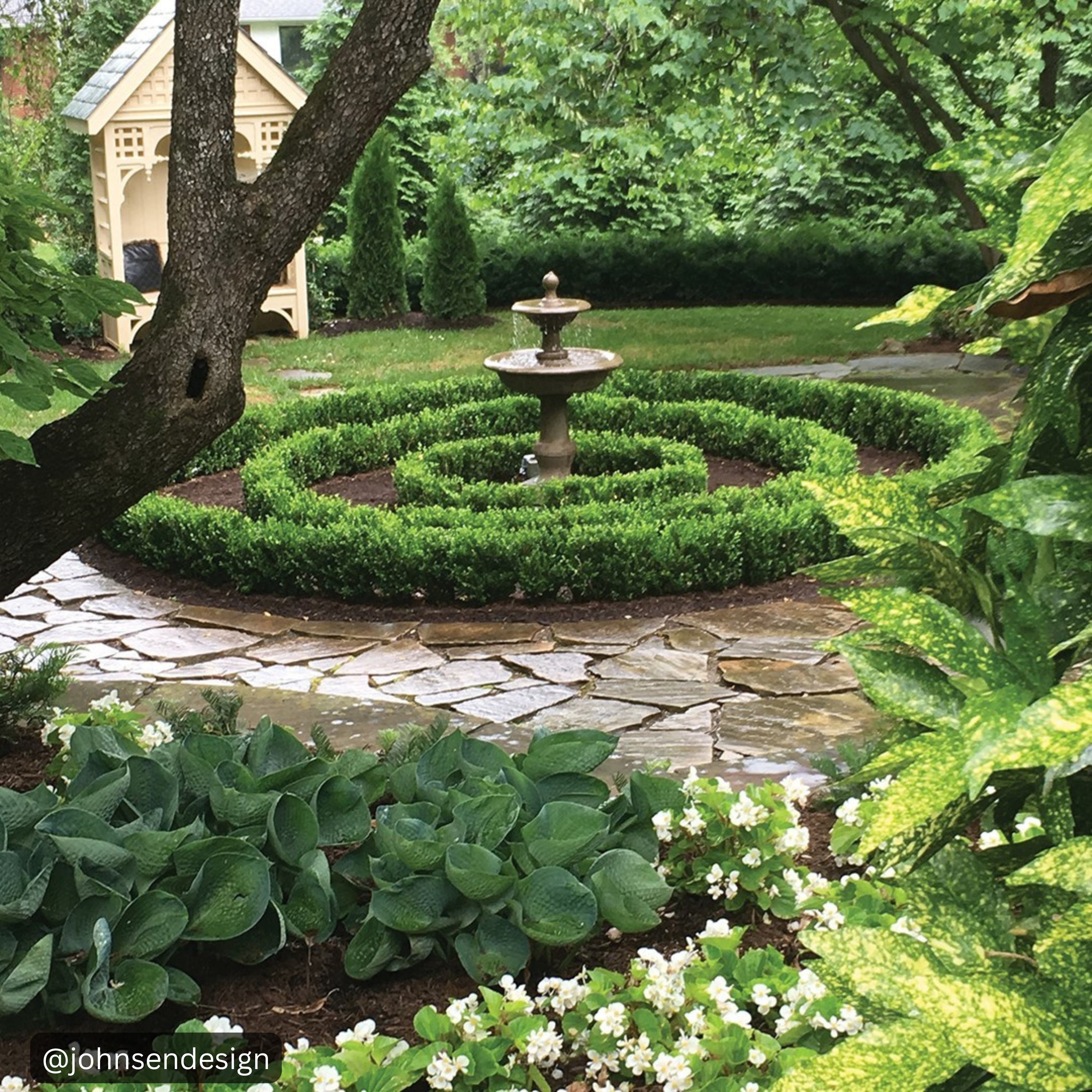 Caterina Tiered Large Outdoor Fountain in Basin﻿